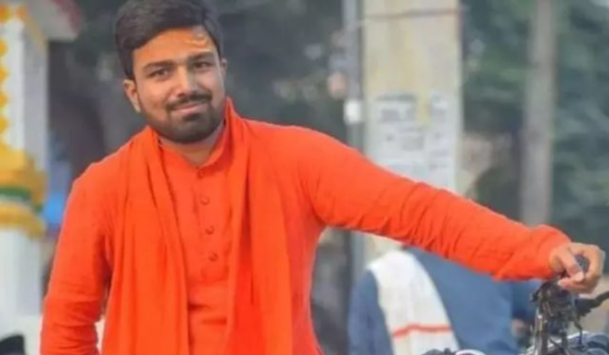 मरीज की पैरवी करने पहुंचे थे, महिला डॉक्टर से बहस में उलझे