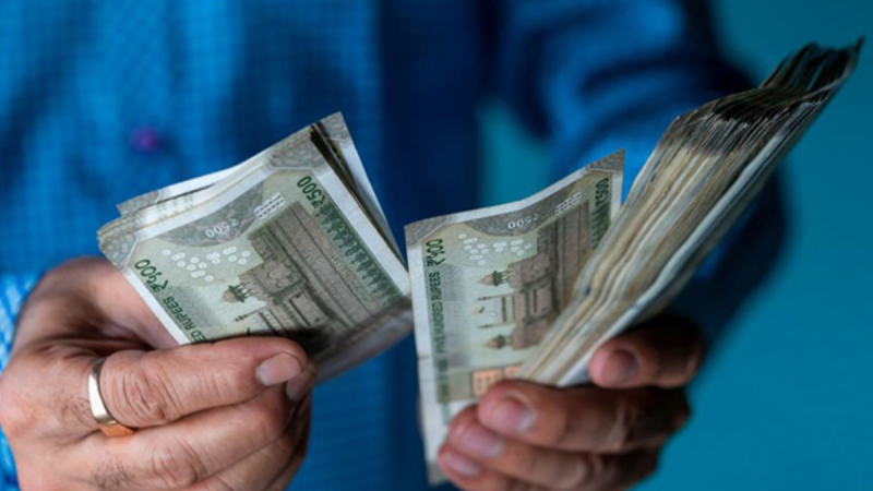 सैलरी बढ़ाने के लिए अपनाएं ये असरदार तरीके