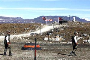 डोकलाम विवाद के बाद लद्दाख सीमा के पास पुल बनाने लगी चीनी सेना