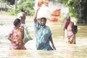 पश्चिम बंगाल में बाढ़ से तीन और मरे
