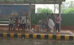 दिल्ली-एनसीआर में बारिश से मौसम सुहाना, भीषण गर्मी से  मिली राहत 