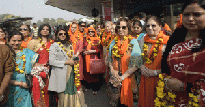 मुंबई से आये सिख महिलाओं के जत्थे का पटना में सांसद आर के सिन्हा की पहल पर हुआ जोरदार स्वागत