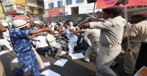 बिहार : ‘नीच’ शब्द को लेकर कुशवाहा समाज का प्रदर्शन, पुलिस ने किया लाठीचार्ज