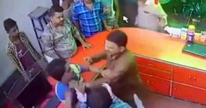 बिहार : बीजेपी उपाध्यक्ष रेणु के भाई ने दुकानदार को पीटा, वीडियो वायरल