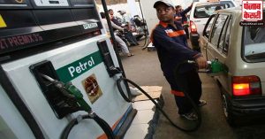 चार दिनों में दिल्ली में 27 पैसे लीटर सस्ता हुआ पेट्रोल, डीजल का दाम स्थिर