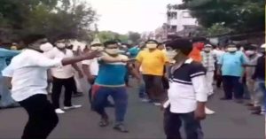 बंगाल : भाजपा सांसद की रैली में टीएमसी और भाजपा के कार्यकर्ताओं के बीच झड़प, देसी बम फेंके गए