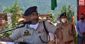 जम्मू-कश्मीर के DGP दिलबाग सिंह ने सीआरपीएफ के 25 जवान को पुरस्कृत किया