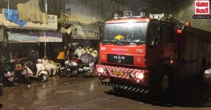 मुंबई : बांद्रा में इमारत की दीवार ढहकर मकान पर गिरी, एक व्यक्ति की मौत, चार घायल
