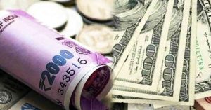शुरुआती कारोबार में अमेरिकी डॉलर के मुकाबले 15 पैसे टूटा भारतीय रुपया