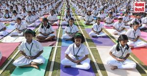 उत्तर प्रदेश : सभी स्कूलों में योगा अनिवार्य, हर जिले में दी जाएगी ट्रेनिंग