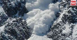 Avalanche Warning: जम्मू-कश्मीर के गुरेज में हिमस्खलन, 12 जिलों के लिए चेतावनी जारी