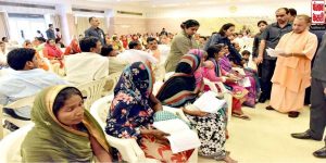 CM योगी ने अफसरों को दिए निर्देश, जनता की समस्याओं का जल्द करें निवारण