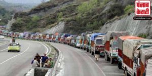 भूस्खलन के बाद जम्मू-श्रीनगर राष्ट्रीय राजमार्ग पर वाहनों की आवाजाही बाधित