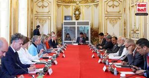 PM मोदी ने फ्रांसीसी समकक्ष के साथ प्रतिनिधिमंडल स्तर की वार्ता की