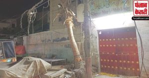 शॉपिंग प्लाजा बनाने के लिए पाकिस्तान के कराची में तोड़ा गया सालों पुराना माता मंदिर