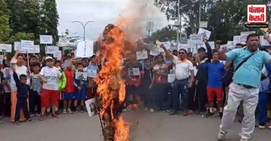 1690569871 manipuri youth burnt effigy of mizoram cm in imphal