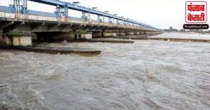 Uttar Pradesh: कानपुर में बढ़ा गंगा नदी का जलस्तर, निचले इलाकों में घुसा पानी, हालात पर प्रशासन की कड़ी नजर