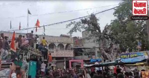 गुजरात में कट्टरपंथियों का आतंक: शिव मंदिर से निकाली गई शोभायात्रा पर पथराव, सब-इंस्पेक्टर समेत 10 लोग घायल