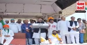 Delhi: रामलीला मैदान पहुंचे संजय सिंह, OPS के लिए आंदोलन कर रहे सरकारी कर्मचारियों को मिला AAP का साथ