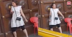 नशे में धूत रशियन महिला ने किया काशी विश्वनाथ मंदिर के बाहर हंगामा, वायरल हुआ वीडियो