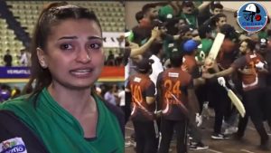 बल्ले और विकेट लेकर आपस में भिड़ गए एक्टर  ,बांग्लादेश BCL का वीडियो हुआ वायरल