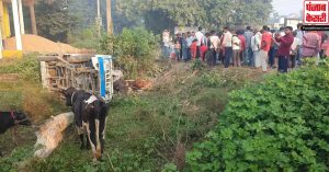 बिहार : मवेशी तस्करों के वाहन से कुचलकर 2 मछली कारोबारियों की मौत, सड़क पर हंगामा