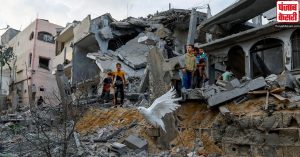 इजरायल ने गाजा में 5 घंटे तक रोकी बमबारी, ‘फंसे हुए लोगों को उत्तर से दक्षिण की ओर जाने को कहा’