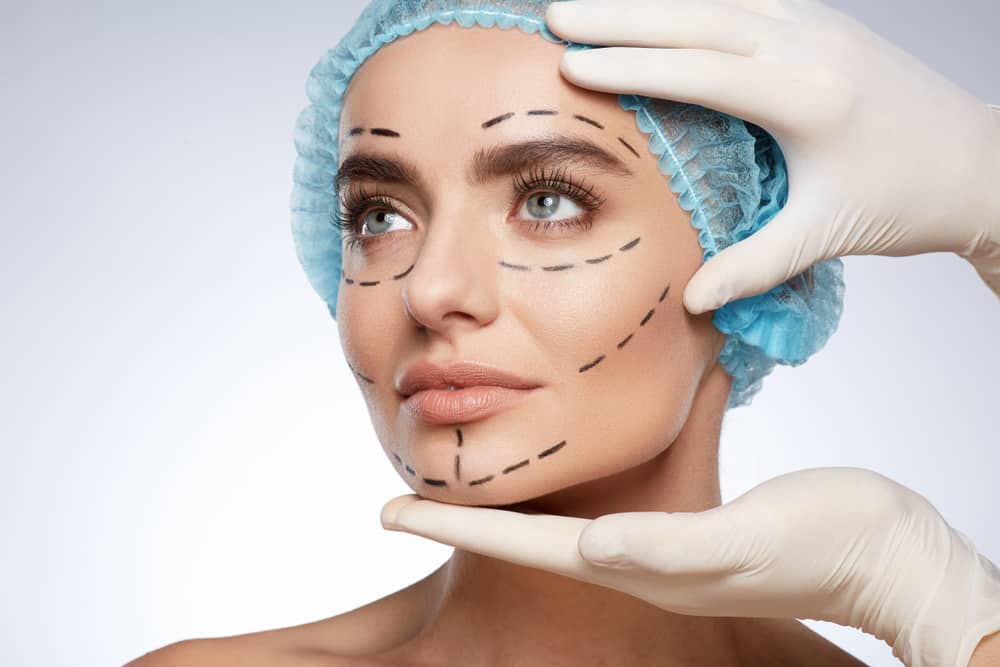 what is the difference between plastic and cosmetic surgery