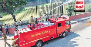 Air pollution: दिल्ली दमकल सेवा ने 13 हॉटस्पॉट इलाकों में पानी का छिड़काव शुरू किया