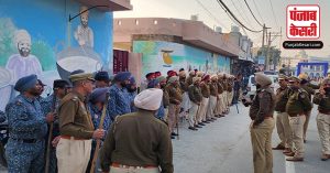 Kapurthala गुरुद्वारे में सिखों- पुलिस में झड़प, एक जवान की मौत, 3 घायल