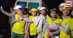 Uttarkashi Rescue: टनल से बाहर आए श्रमिकों के परिवारों के लिए देर से दिवाली, सरकार को दिया धन्यवाद