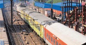 Bihar: दो महिलाओं के लिए मसीहा बने Railway सुरक्षाकर्मी, बड़ा हादसा होते टला
