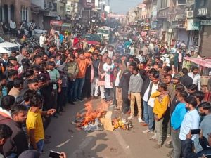 Gogamedi हत्याकांड के विरोध में Bharatpur में प्रदर्शन, बाजार बंद