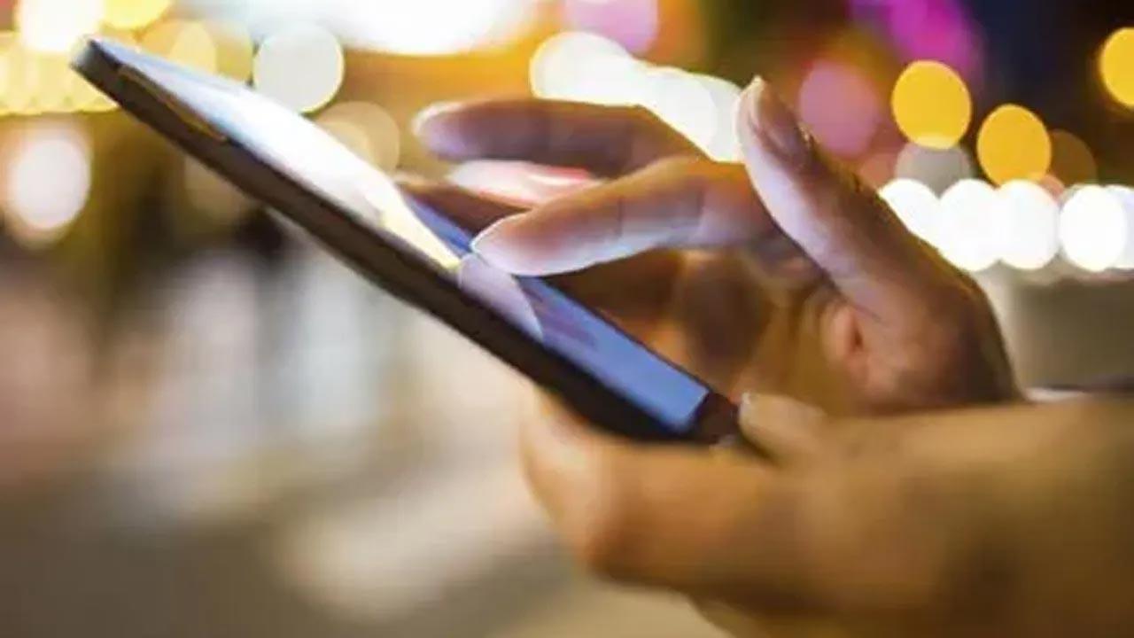 Phone finger d