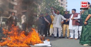 Rajasthan: जगदीप धनखड़ की मिमिक्री के विरोध में BJP ने जलाया Rahul Gandhi का पुतला