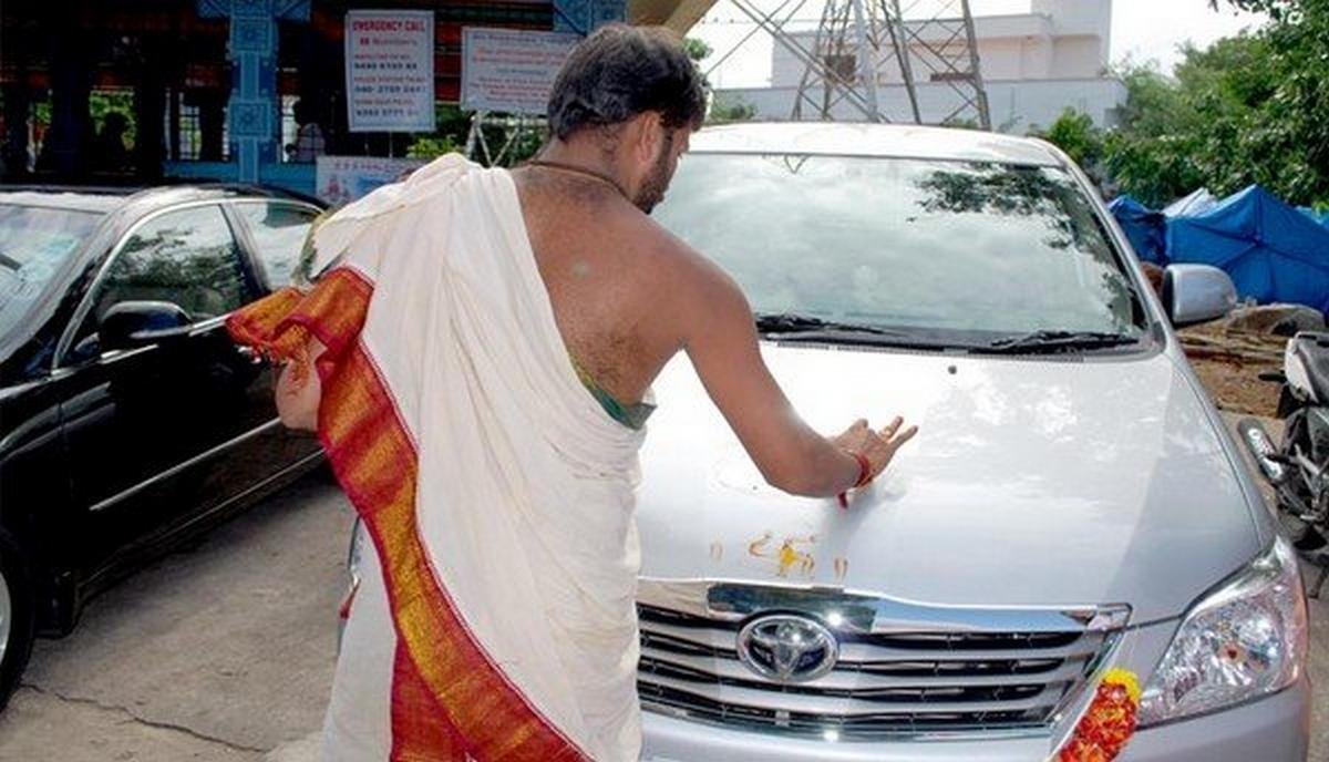 African hindu pandit