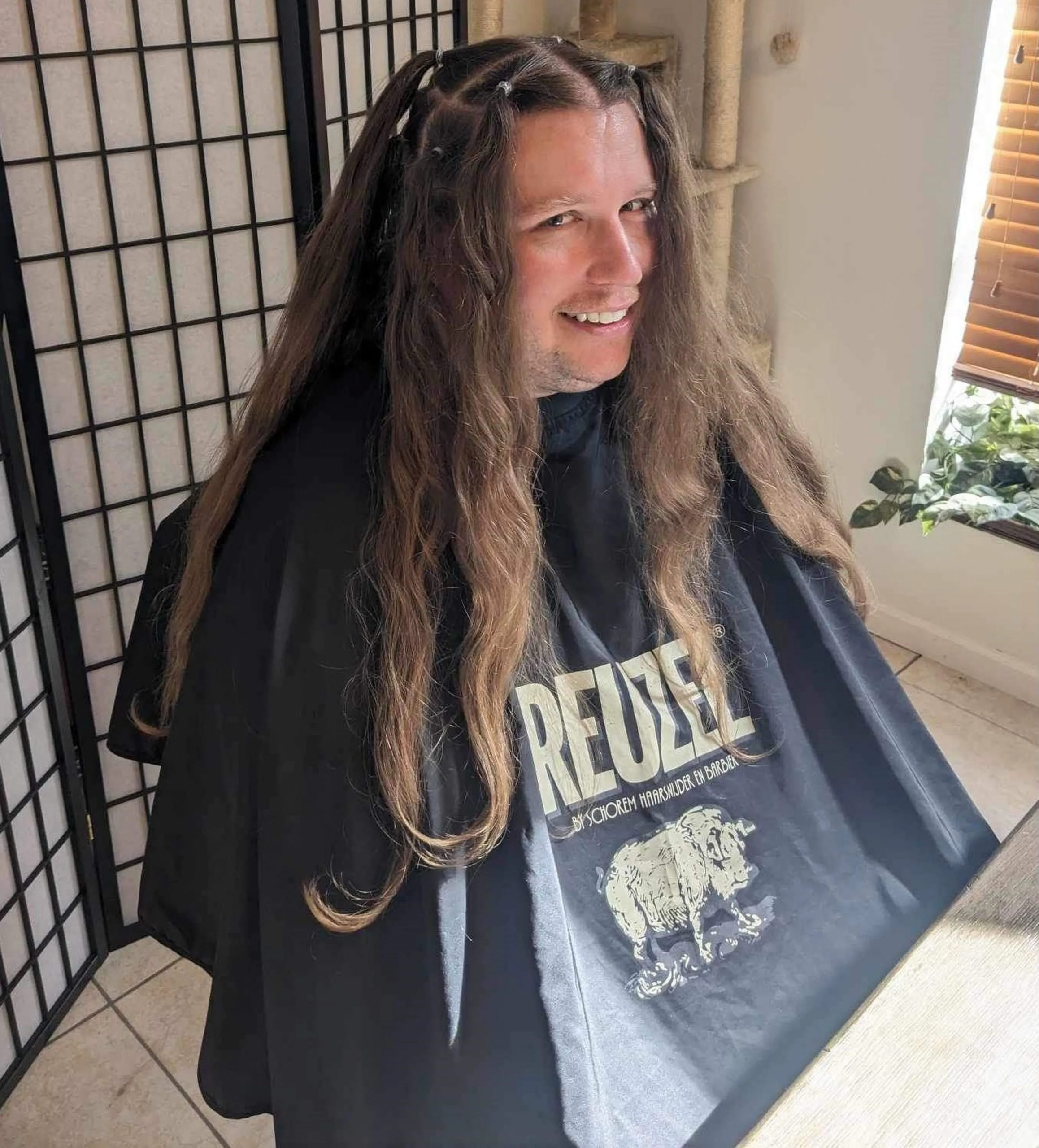 Man Grows Hair for his Girlfriend