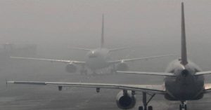 Delhi Weather: दिल्ली में छाया घना कोहरा, IGI एयरपोर्ट पर सेवाएं बाधित