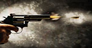 TMC नेता की दिनदहाड़े गोली मारकर हत्या