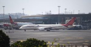 Delhi Airport: दिल्ली एयरपोर्ट पर 8 दिनों के लिए फ्लाइट की उड़ान पर रोक, सरकार ने लिया फैसला