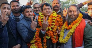जम्मू-कश्मीर में नेशनल कॉन्फ्रेंस को झटका, कठुआ जिला प्रमुख समेत कई नेता भाजपा में  हुए शामिल