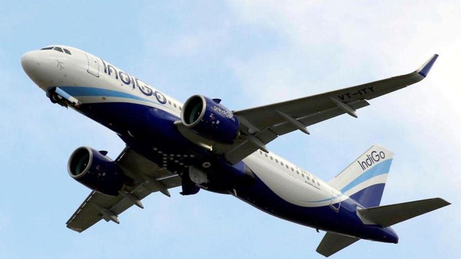 delhi srinagar indigo flight suffers heavy turbulence