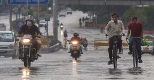 Punjab में लगातार बारिश से बढ़ी ठंड ने लोगों की बढ़ाई परेशानी