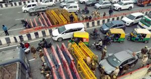 Delhi बॉर्डर सील, वैकल्पिक मार्गों पर जाम में फंस रहीं रोडवेज बसें
