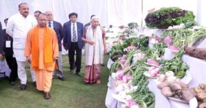 किसानों को हर हाल में आगे बढ़ने का अवसर दे रही सरकार: CM योगी