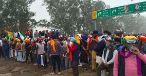 Farmer Protest: शंभू बॉर्डर पर किसानों ने किया कूच, केंद्र ने फिर दिया बातचीत का न्यौता