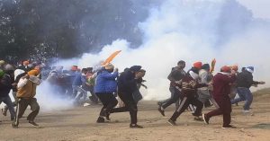 किसान आंदोलन: दिल्ली पुलिस ने ग्वालियर से मंगवाए 30,000 आंसू गैस के गोले