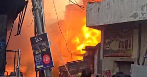 अलीपुर के केमिकल गोदाम में लगी भीषण आग, हादसे में अब तक 11 की मौत