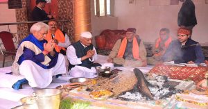 जम्मू-कश्मीर: उपराज्यपाल मनोज सिन्हा ने मार्तंड सूर्य मंदिर में की पूजा