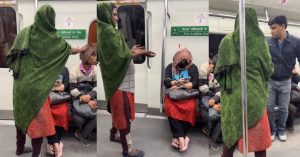 दिल्ली मेट्रो में दिखा अतरंगी नज़ारा, भीख मांगते हुए भिखारी का वीडियो हुआ वायरल